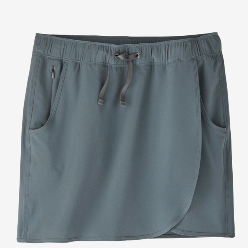 NWOT Patagonia Fleetwith Skort, color Plume Grey, sz Md